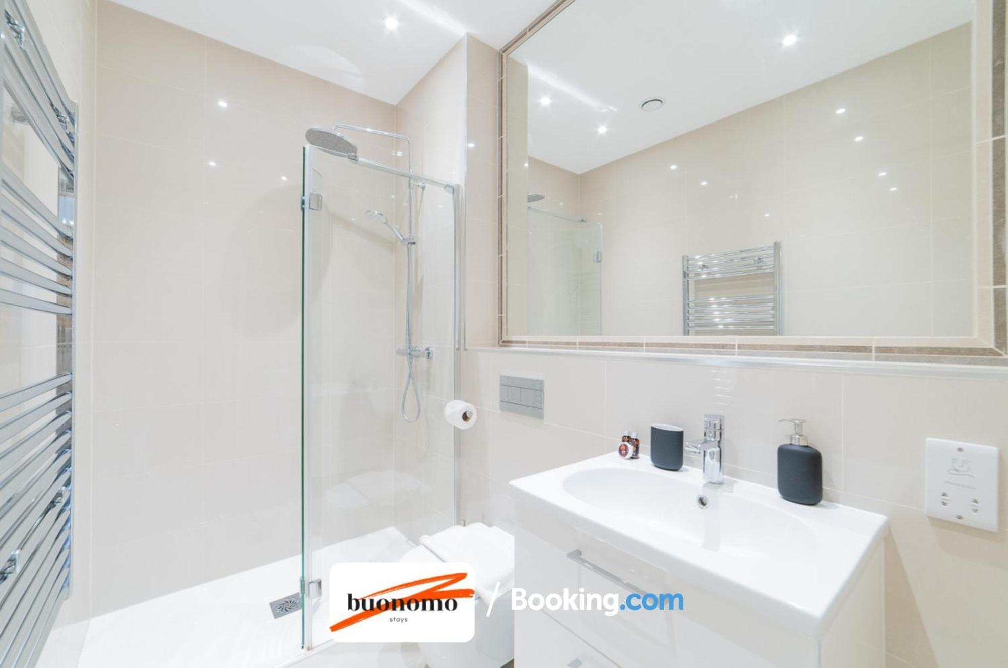 Two Bedroom Apartment At Buonomo Stays Short Lets & Serviced Accommodation Close To Wimbledon Tennis Courts London Eksteriør bilde