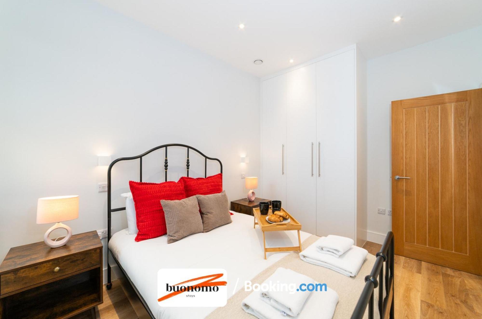 Two Bedroom Apartment At Buonomo Stays Short Lets & Serviced Accommodation Close To Wimbledon Tennis Courts London Eksteriør bilde